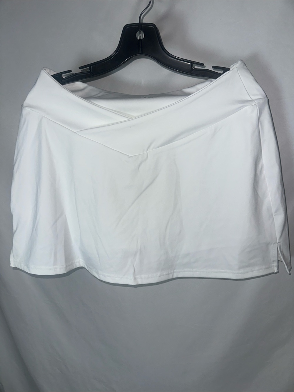 OQQ Classic White V-Waist Skater Skort - Women's Active Circle Skirt